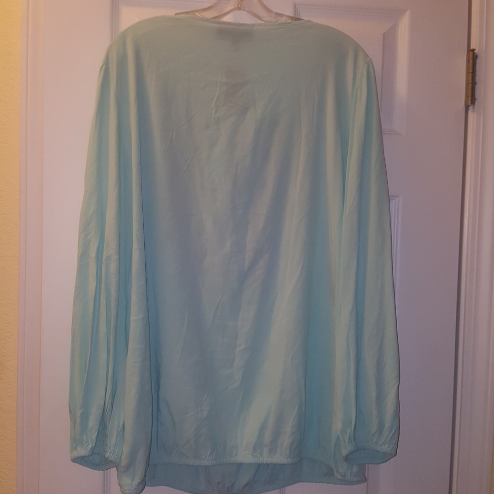 Blouse - Picture 2 of 3